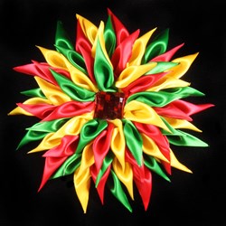 Broche Satijnen Bloem Rood-Geel-Groen (Ø16cm)