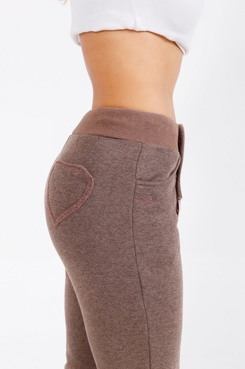 Dames Lederhose Lang Bruin (Joggingstof) (detail zijkant)